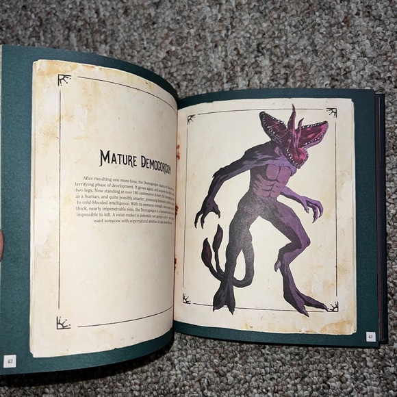 Stranger Things Fan Field Guide Hardback EUC - Picture 6 of 6